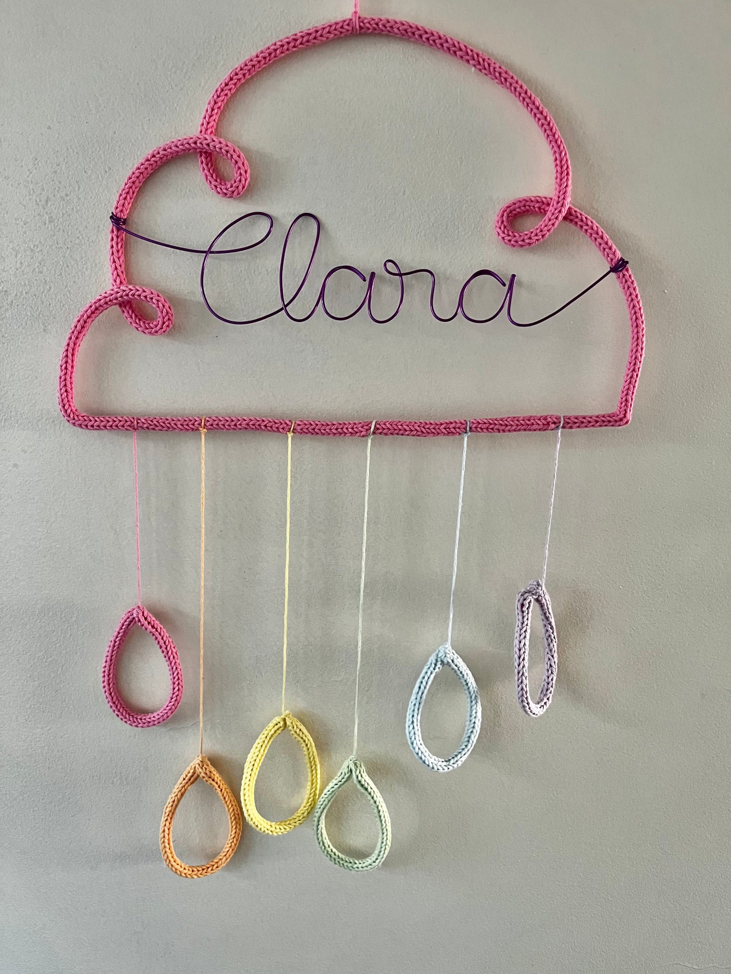 Personalised Knitted Wire Cloud Wall Hanging with Custom Name and Raindrops – Nursery Decor