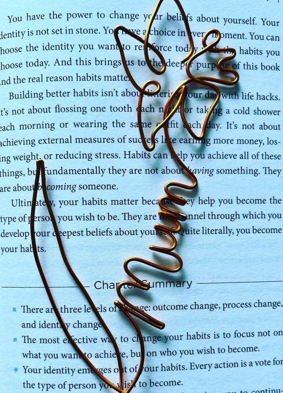 Personalised Wire Bookmark – Custom Name & Floral Design