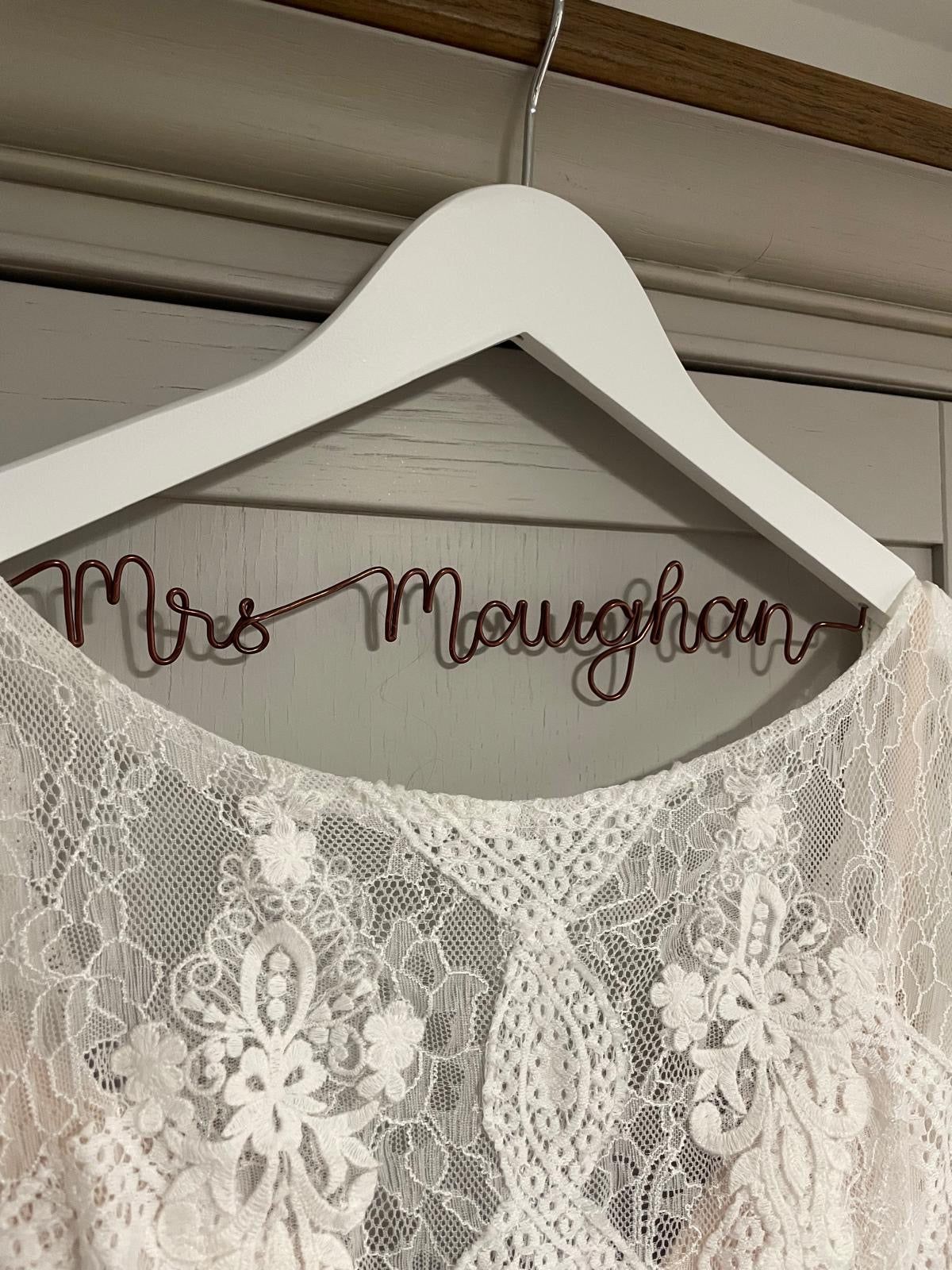 Personalised Wedding Wire Hanger – Custom Name or Title | Bride, Bridesmaid, Mother of the Bride