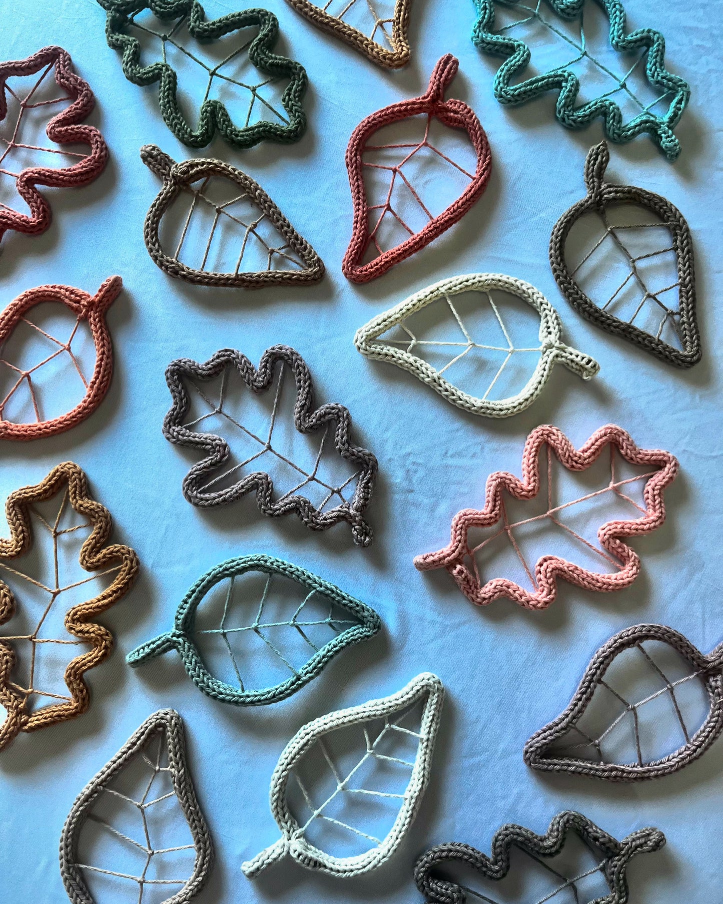Handmade Leaves Knitted Wire Wall Decor - Nature Theme Home Decor