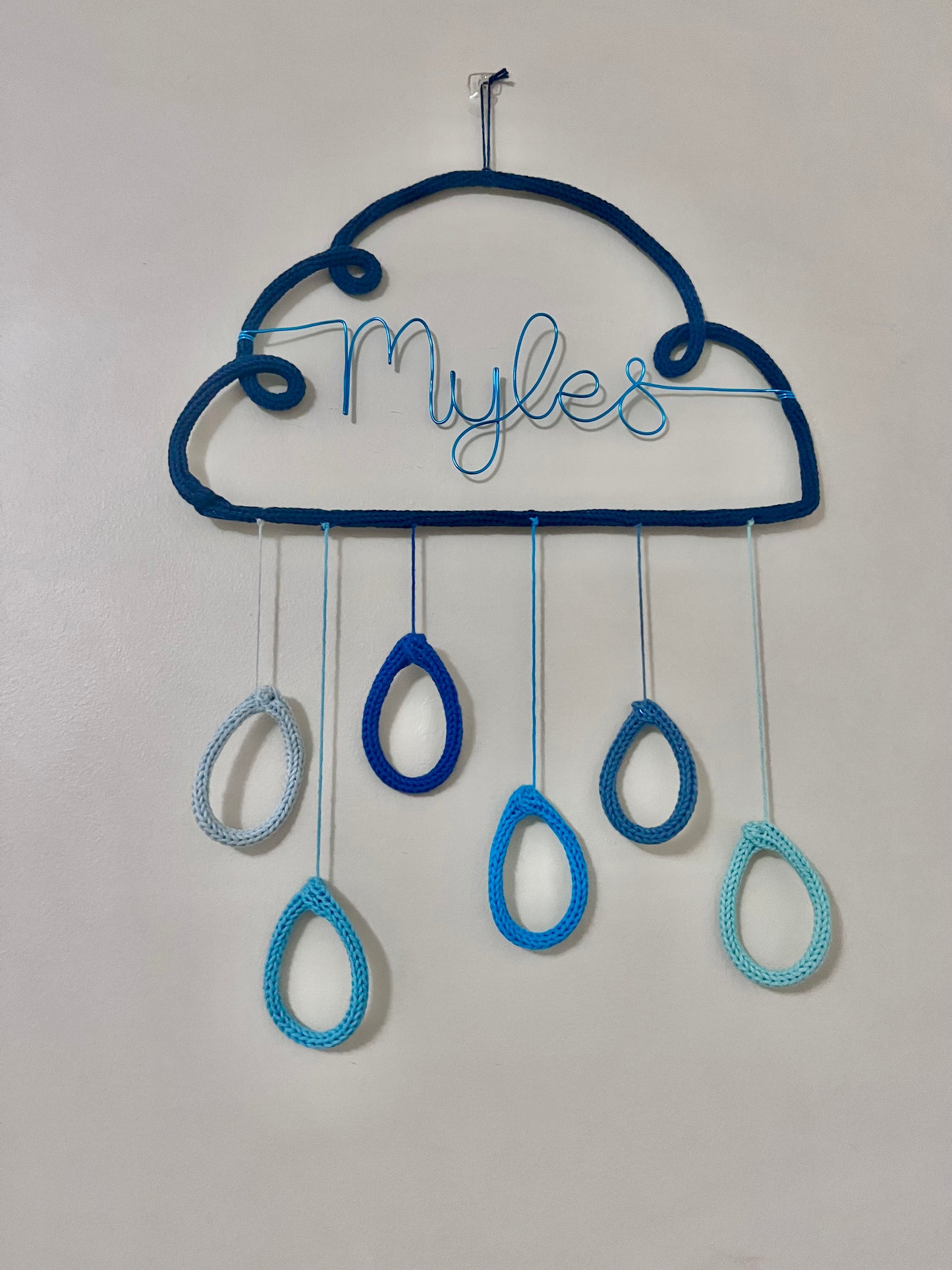 Personalised Knitted Wire Cloud Wall Hanging with Custom Name and Raindrops – Nursery Decor