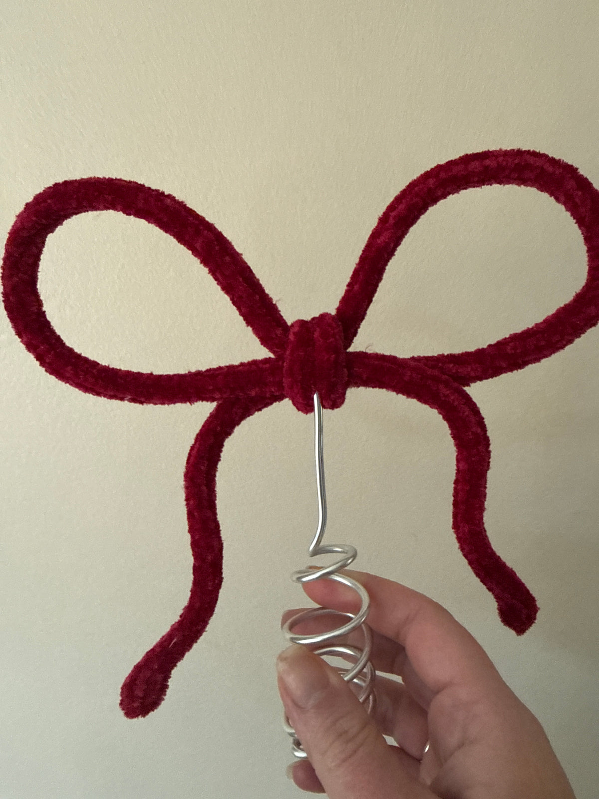 Knitted Wire Bow Tree Topper – Handmade Velvet Chenille Christmas Bow (Classic size)