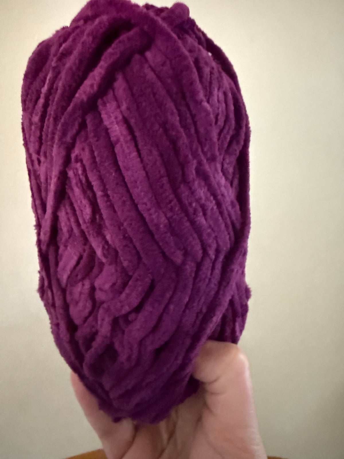 Knitted Wire Bow Tree Topper – Handmade Velvet Chenille Christmas Bow (Plush size)
