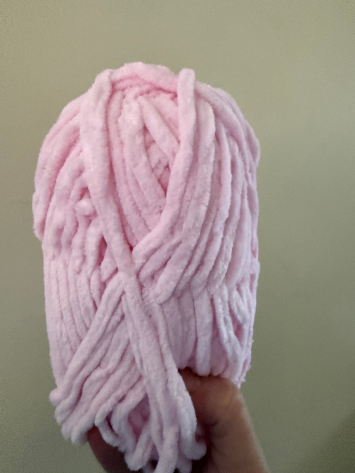 Knitted Wire Bow Tree Topper – Handmade Velvet Chenille Christmas Bow (Plush size)