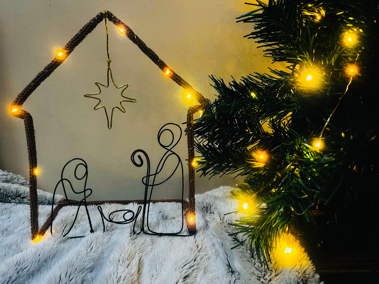 M Starry Knit Nativity with lights & Mini Nativity Hanging Decoration Set